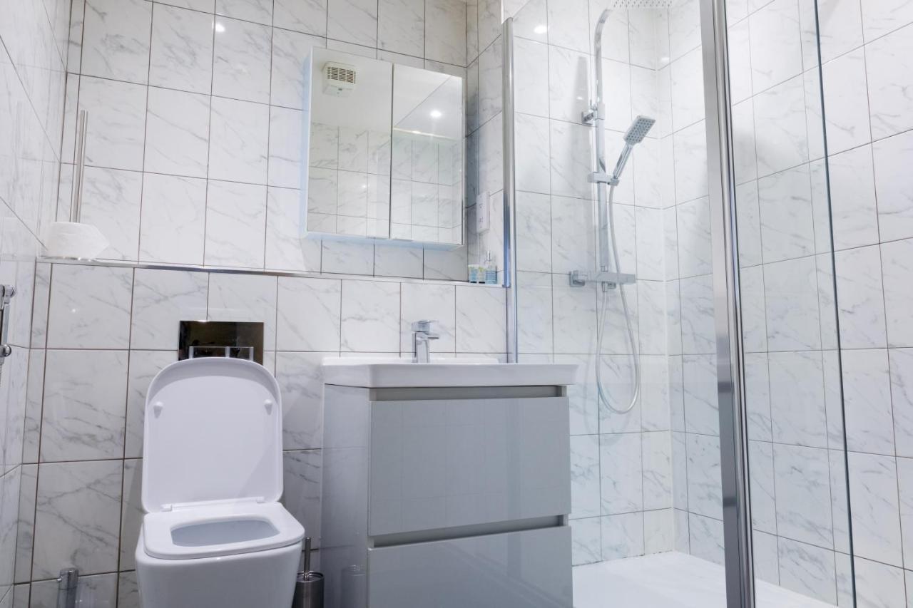 Pahuna Ghar Birmigham City 2 Bedroom Apartment- Short To Mid Term Let-Free Secure Parking Birmingam Exterior foto